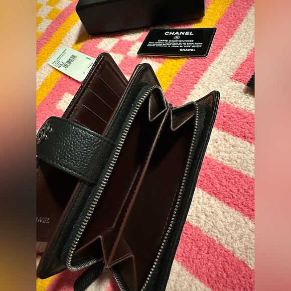 Authentic Chanel L-Zip Pocket Wallet - Picture 2 of 12